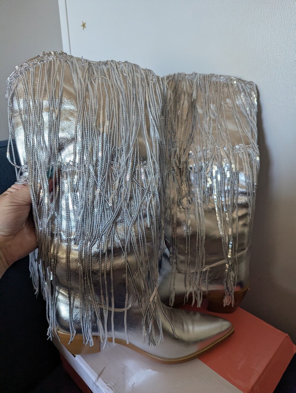 Women's Sz 8.5 Silver Fringe Boots